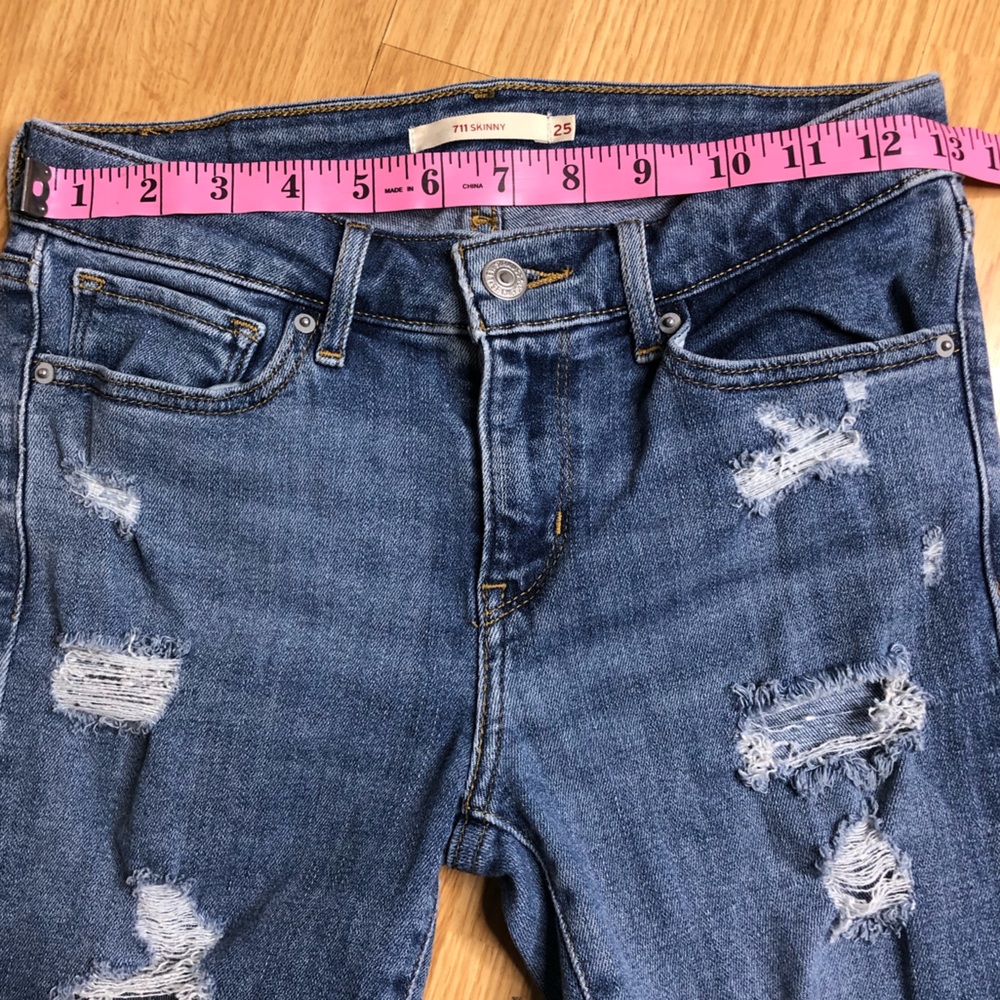 Levi’s 711 Skinny Distressed Jeans - Picture 9 of 13